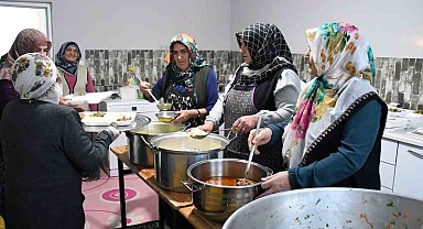 Çevre köylerden örnek aldılar, Ramazan'da tek iftar sofrası kurdular