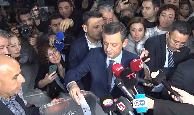 CHP Genel Başkanı Özel, ön seçimde oyunu kullandı