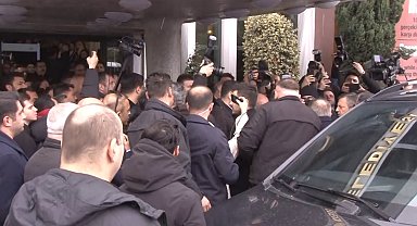 CHP Genel Başkanı Özgür Özel İstanbul Büyükşehir Belediyesine geldi