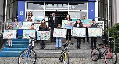 Çocuklar hayallerindeki parkı resmetti