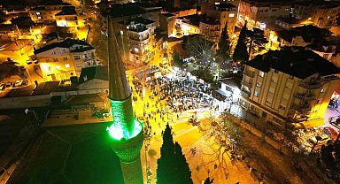 Çocuklar Ramazan'ın manevi atmosferini teravih namazında yaşadı