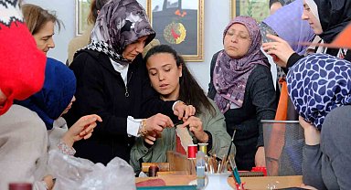 Çocuklar ve aileleri süsleme atölyelerinde kültür mirası ile tanıştı