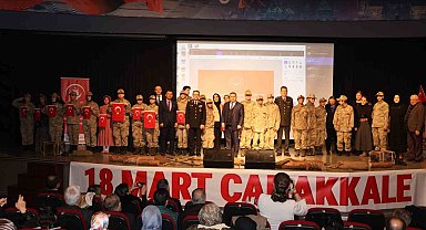 Çocuklardan duygulandıran çanakkale gösterisi
