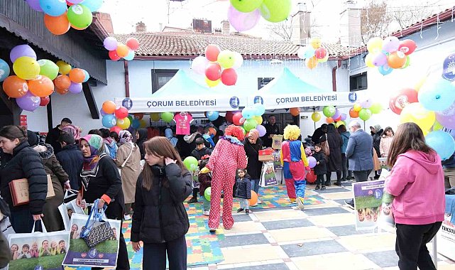 Çorum Belediyesi'nden bin 350 çocuğa bayramlık kıyafet hediye edildi