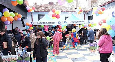 Çorum Belediyesi'nden bin 350 çocuğa bayramlık kıyafet hediye edildi