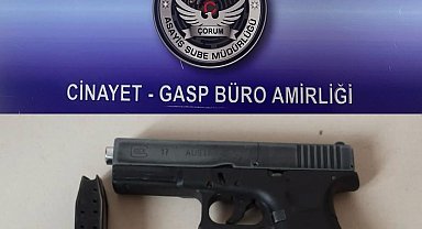 Çorum'da asayiş operasyonları: silah, uyuşturucu ve aranan şahıslar ele geçirildi