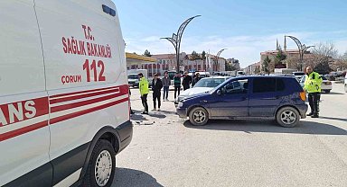 Çorum'da iki otomobil çarpıştı: 2 yaralı