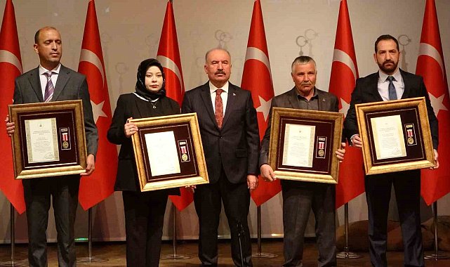Çorum'da şehit aileleri ve gazilere devlet övünç madalyası tevcih edildi