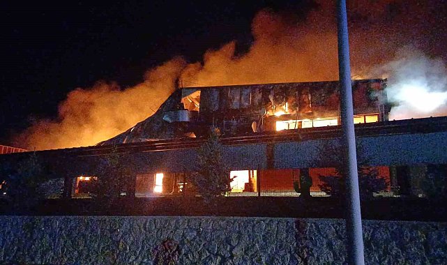 Çorum'daki fabrika yangında dumandan etkilenen 3 kişi hastaneye kaldırıldı