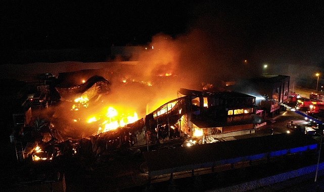 Çorum'daki fabrika yangını havadan görüntülendi