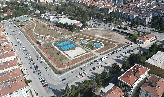 Çorum'daki Yüzüncü Yıl Millet Bahçesi açılışa hazırlanıyor