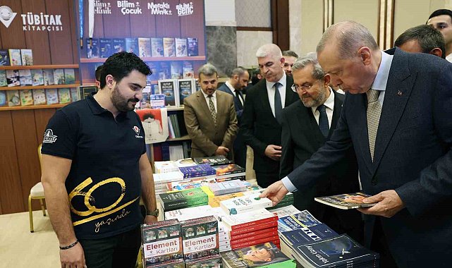 Cumhurbaşkanı Erdoğan, kitap fuarını ziyaret etti