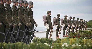 Cumhurbaşkanı Yardımcısı Yılmaz: "Şehitlerimiz diri olduğu gibi, Çanakkale ruhu da ilk günkü gibi diridir ve hep diri kalacaktır"