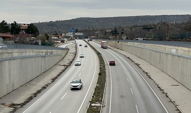 D-100 karayolu Kastamonu kesiminde trafik yoğunluğu başladı