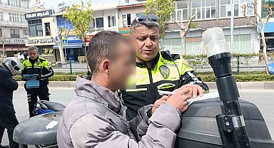 Denetime takılınca 'ehliyetimi evde unuttum' dedi, olmadığı ortaya çıkınca da 'kardeşimin var' dedi