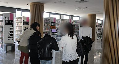 Denetimli serbestlik altındaki çocuklar Eskişehir İl Halk Kütüphanesi'ni ziyaret etti