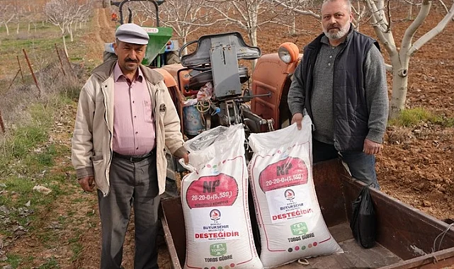 Denizli'de çiftçinin yüzü Büyükşehirle gülüyor