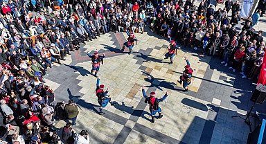 Denizli'de nevruz ateşi yandı