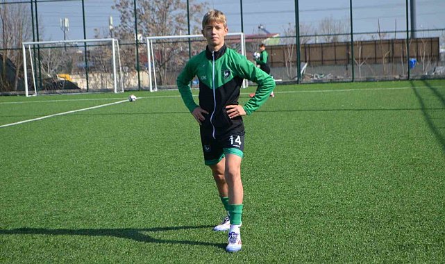 Denizlispor'un 14 yaşındaki futbolcusu Utku Berk, U14 Milli Takım seçmelerine katılacak