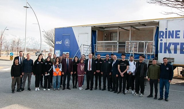 Deprem simülasyon tırı EBYÜ'de