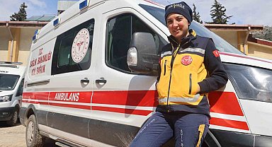 Depremin ilk günlerinde insanları yaşatmak için mücadele veren sağlıkçı Havva, afetzede vatandaşların umudu olmak için Hatay'da görev yapmaya başladı