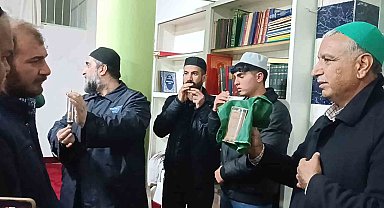 Dicle'de Hırka-i Şerif ve Sakal-ı Şerif salavatlarla ziyarete açıldı
