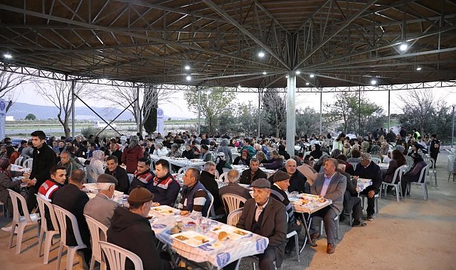 Didim Belediyesi vatandaşları iftar sofralarında buluşturuyor