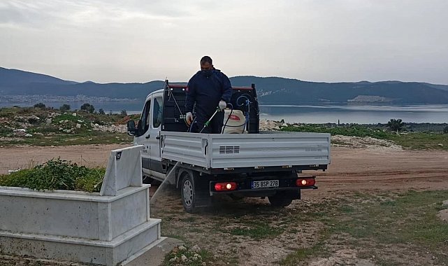 Didim'de mezarlıklar bayrama hazırlanıyor