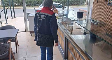 Didim'de şekerleme ve tatlı satışı yapılan işletmeler denetlendi