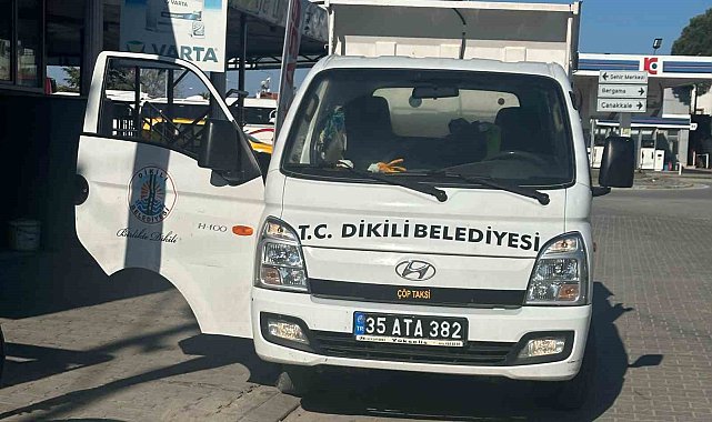 Dikili Belediyesinin 'ATA' plakalı çöp taksisi ilçede tepkiyle karşılandı