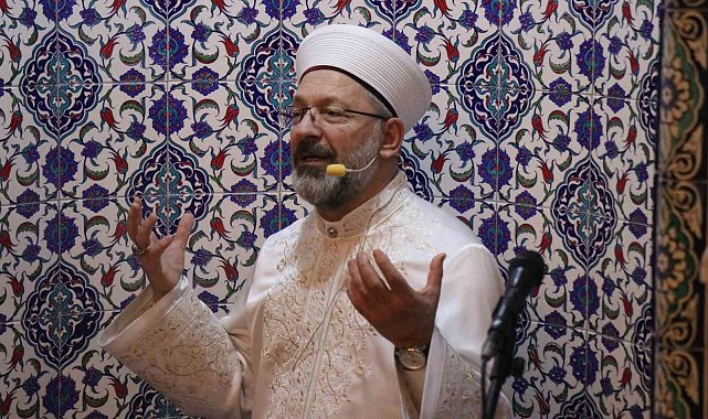 Diyanet İşleri Başkanı Erbaş, Sakarya'da teravih namazı kıldırdı