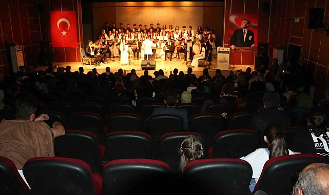 Diyarbakır'da 4 dilli konser