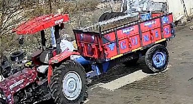 Diyarbakır'da ağaca çarpan otomobilin sürücüsü yaralandı