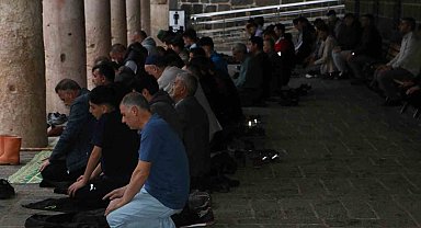 Diyarbakır'da bayram namazında yoğunluk