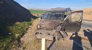 Diyarbakır'da kamyonet takla attı: 2 yaralı