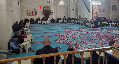 Diyarbakır'da yaklaşık 9 asırlık camide mukabele geleneği yaşatılıyor