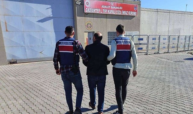 Dolandırıcılık suçundan aranan 2 şahıs yakalandı
