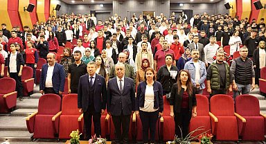 DOSTEK Koleji, 18 Mart Çanakkale Zaferi ve Şehitleri Anma Gününü özel gösterilerle kutladı