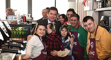 Downsendromlu bireyler bir günlüğüne kafe işletti
