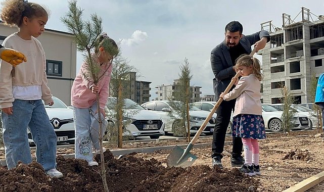 Dünya Kadınlar Günü'nde fidanlar toprakla buluştu
