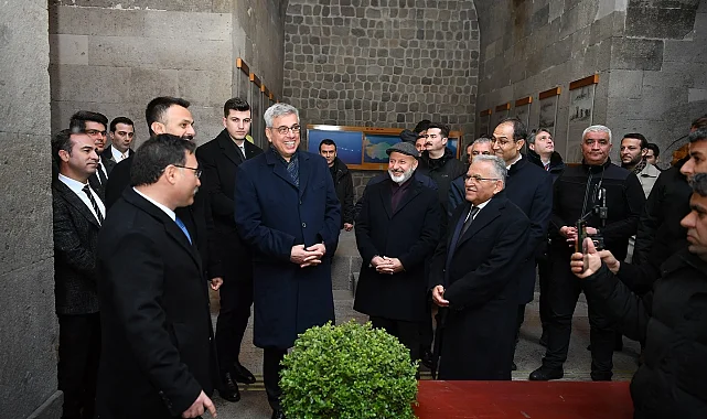 Dünyanın ilk tıp fakültesine Bakan Memişoğlu'ndan tam not