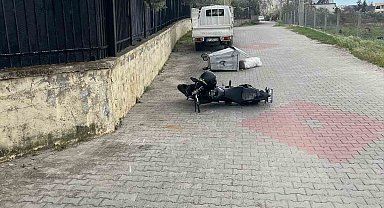 Duvara çarpan motosikletin sürücüsü yaralandı