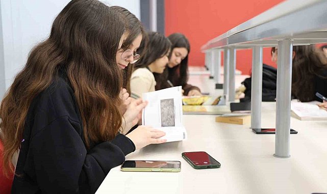 Düzce Üniversitesi kütüphanesinde araştırma yaptılar