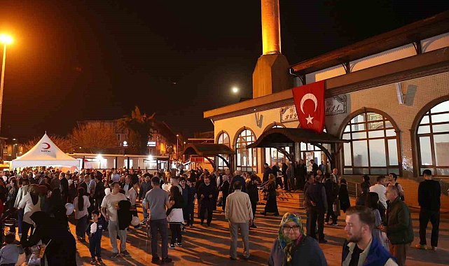 Düzce'de bal şerbeti ikram edildi