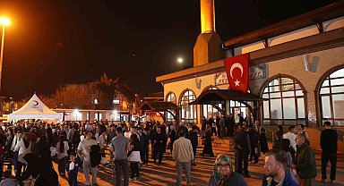 Düzce'de bal şerbeti ikram edildi