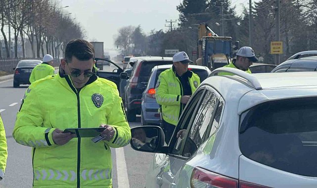 Düzce'de polis ekiplerinden şok denetim