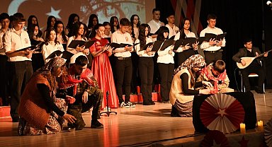 Edirne Keşan'da öğrencilerin 12 Mart oratoryosu ilgi gördü