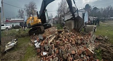 Edirne Valiliği, 20 kaçak yapıyı kaldırdı!
