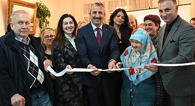 Edirne Valisi Yunus Sezer huzurevi sakinleriyle iftarda buluştu