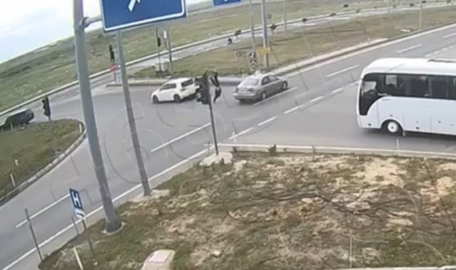 Edirne'de Yunan sürücünün motosiklete çarptığı kaza kamerada